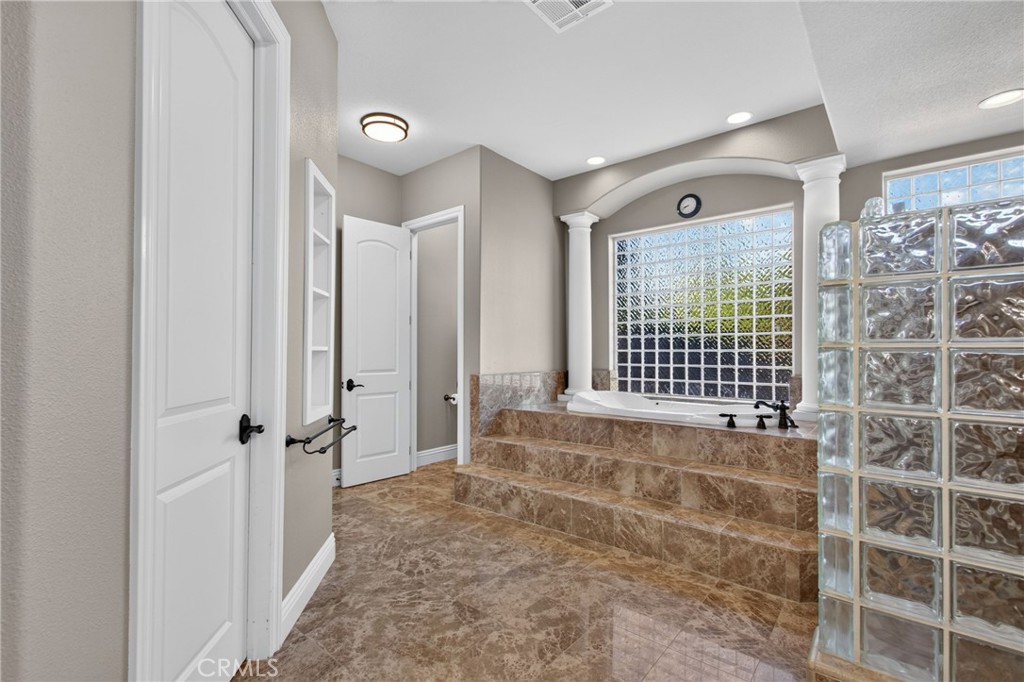 3834 N Golden Bear, Merced, CA 95340