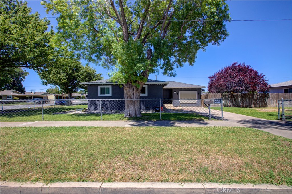 1161 W 2nd, Merced, CA 95341