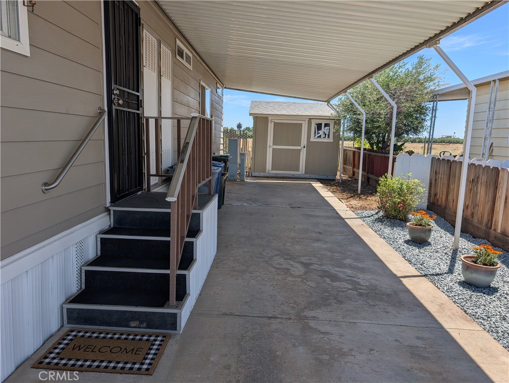 2240 Golden Oak Ln #16, Merced, CA 95341