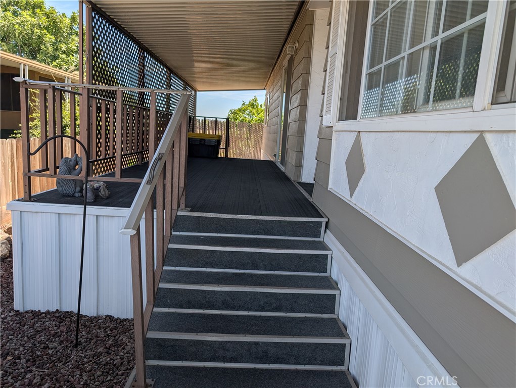 2240 Golden Oak Ln #16, Merced, CA 95341