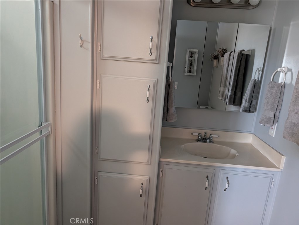 2240 Golden Oak Ln #16, Merced, CA 95341