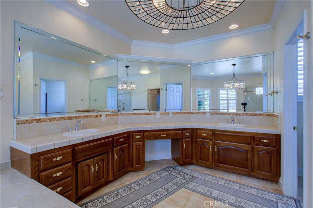 591 Bobolink Ct, Merced, CA 95340