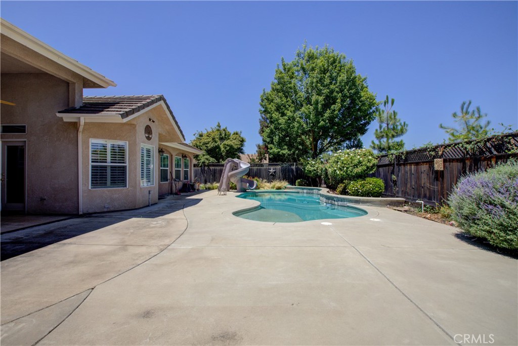 591 Bobolink Ct, Merced, CA 95340
