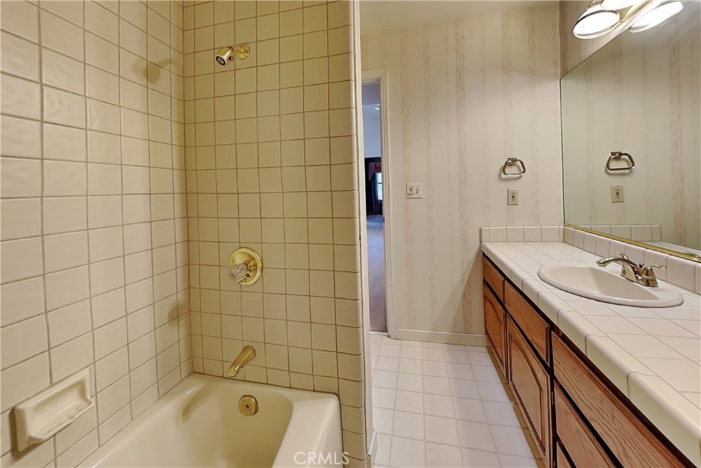 815 Monte Vista, Los Banos, CA 93635