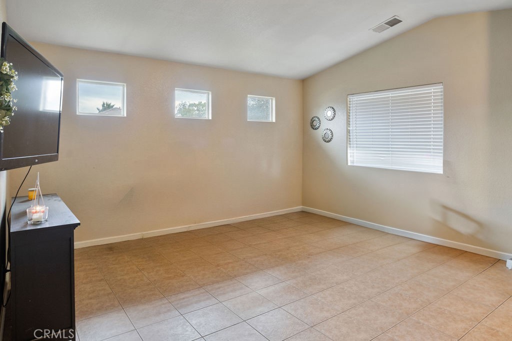 242 Torino Ct, Merced, CA 95341