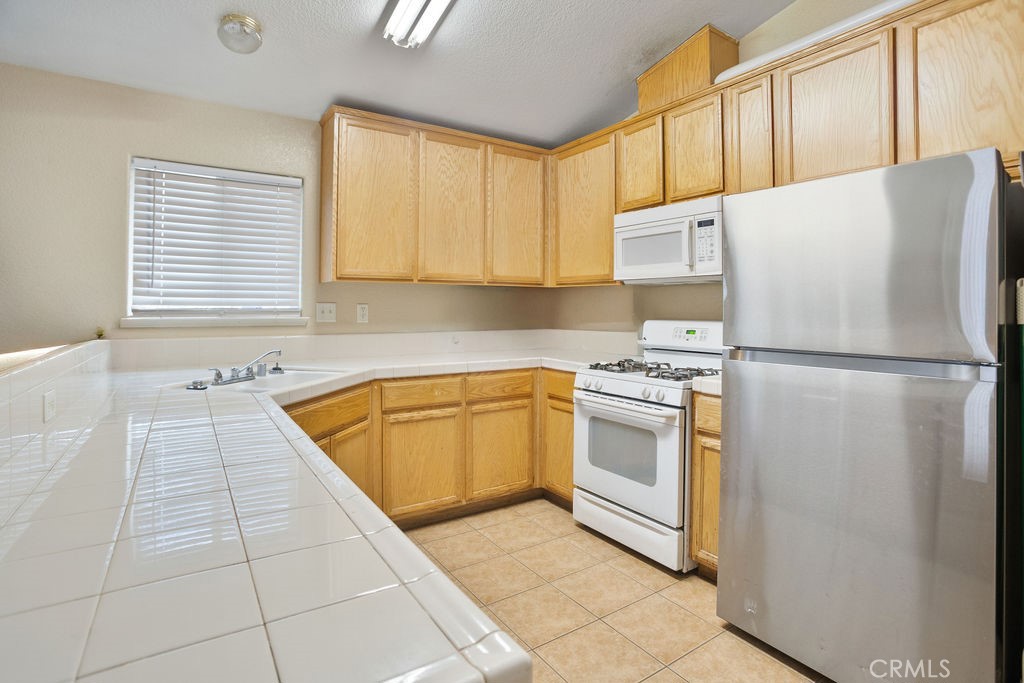 242 Torino Ct, Merced, CA 95341
