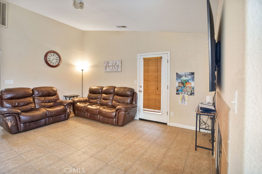 242 Torino Ct, Merced, CA 95341