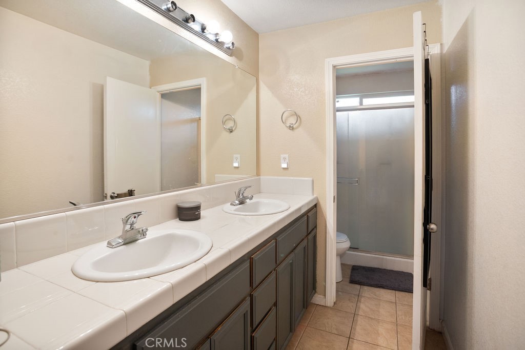 242 Torino Ct, Merced, CA 95341