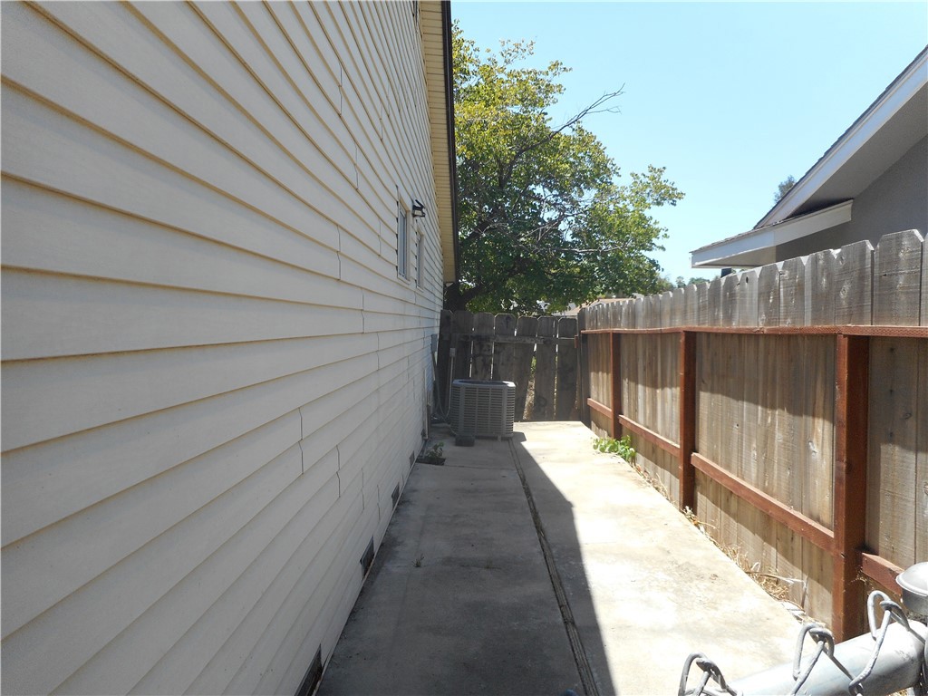 447 Gail Ct, Merced, CA 95348