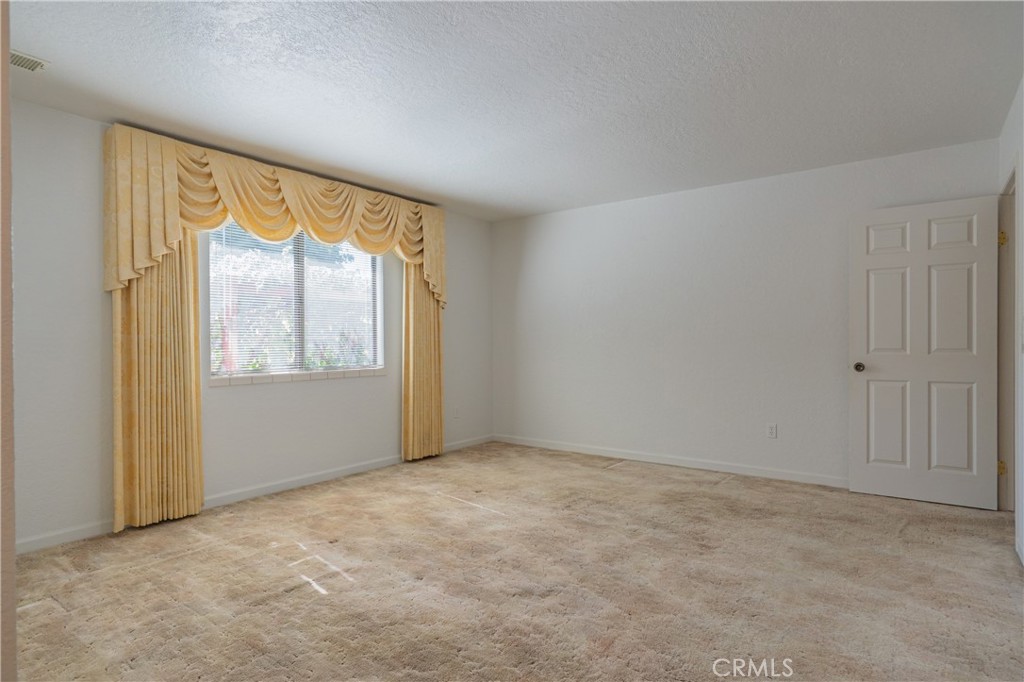 2115 S 11th St, Los Banos, CA 93635