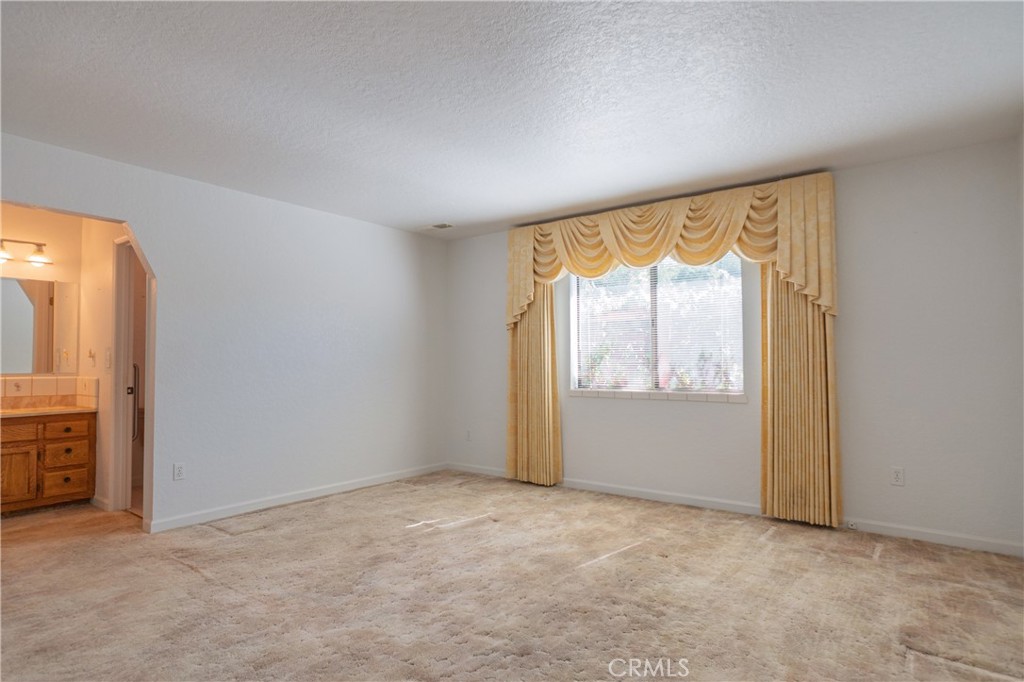2115 S 11th St, Los Banos, CA 93635