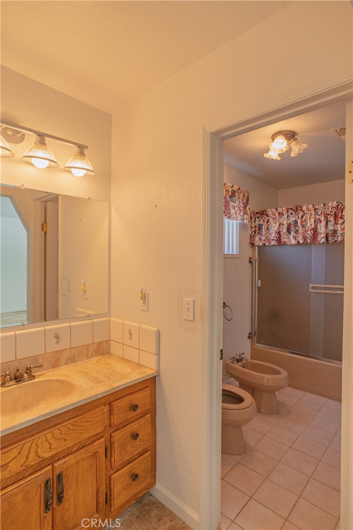 2115 S 11th St, Los Banos, CA 93635