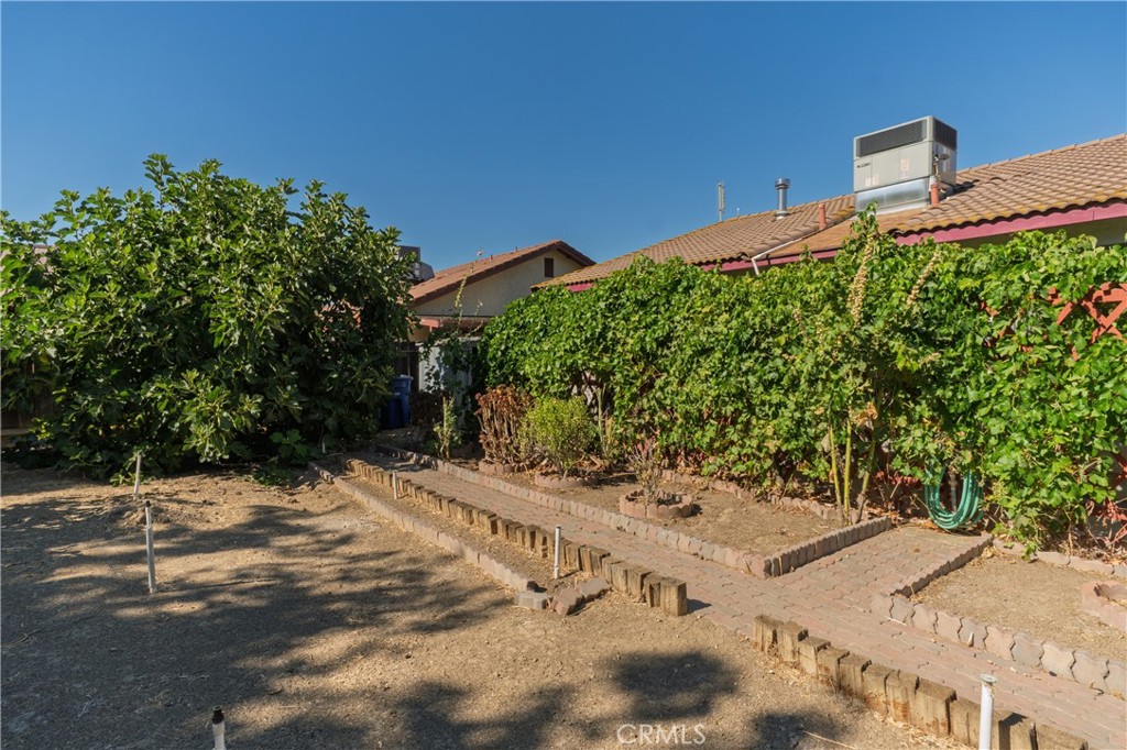2115 S 11th St, Los Banos, CA 93635
