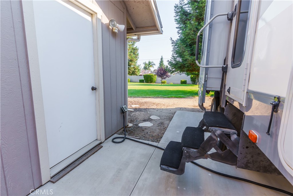 26261 Haley Way, Madera, CA 93638