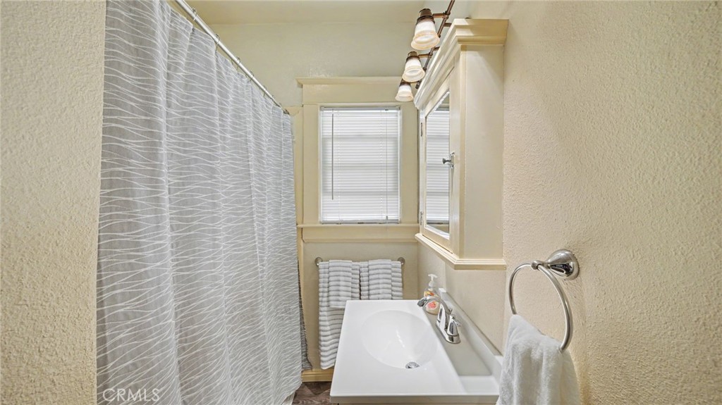 115 W 19th, Merced, CA 95340
