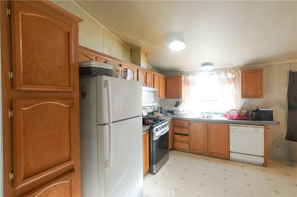 18097 Fairfax, Dos Palos, CA 93620