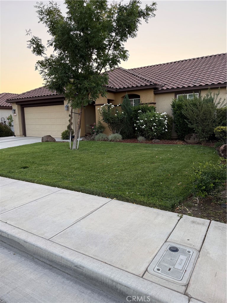 274 North, Los Banos, CA 93635
