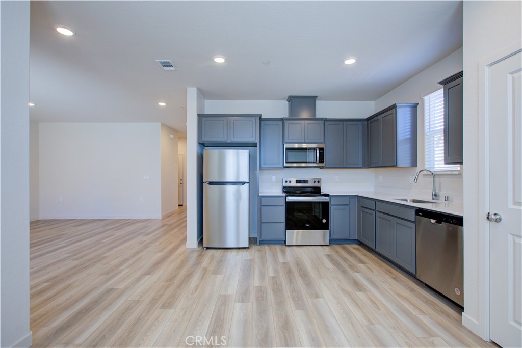 4721 Athena, Merced, CA 95348