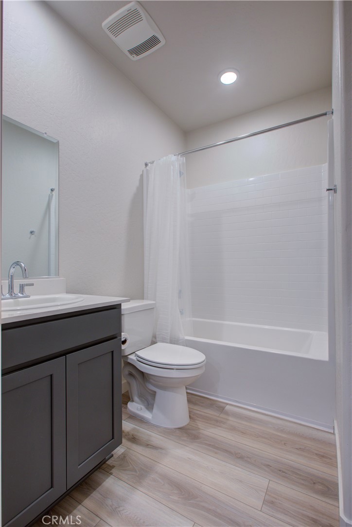 4721 Athena, Merced, CA 95348