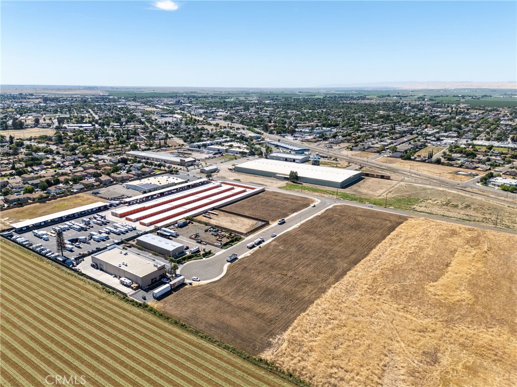 251 Commerce, Los Banos, CA 93635