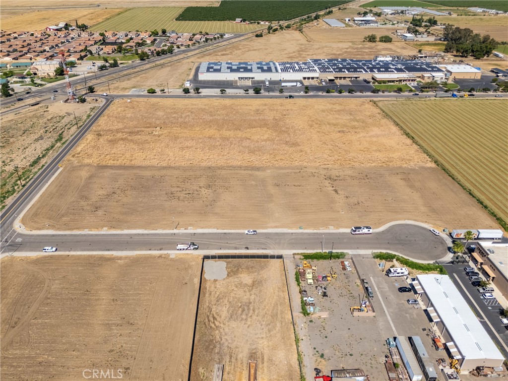 251 Commerce, Los Banos, CA 93635