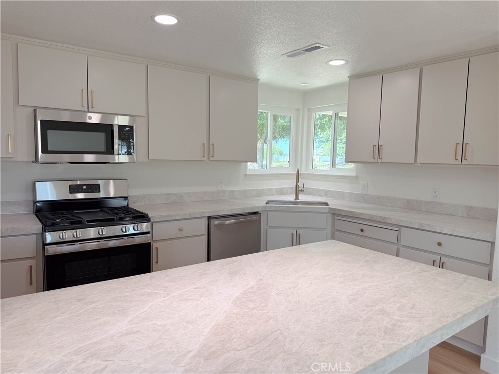 519 Rosehill Drive, Chowchilla, CA 93610