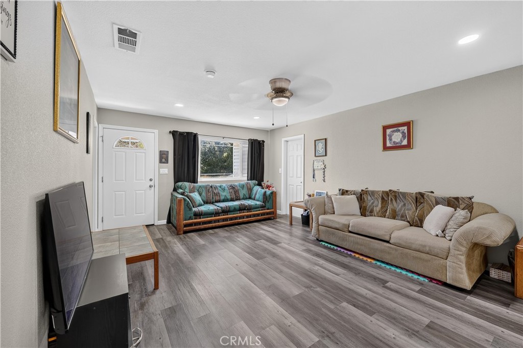 1565 E Santa Fe, Merced, CA 95340