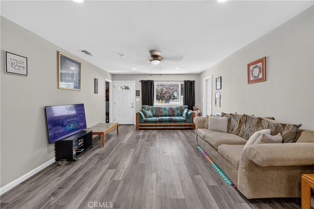 1565 E Santa Fe, Merced, CA 95340