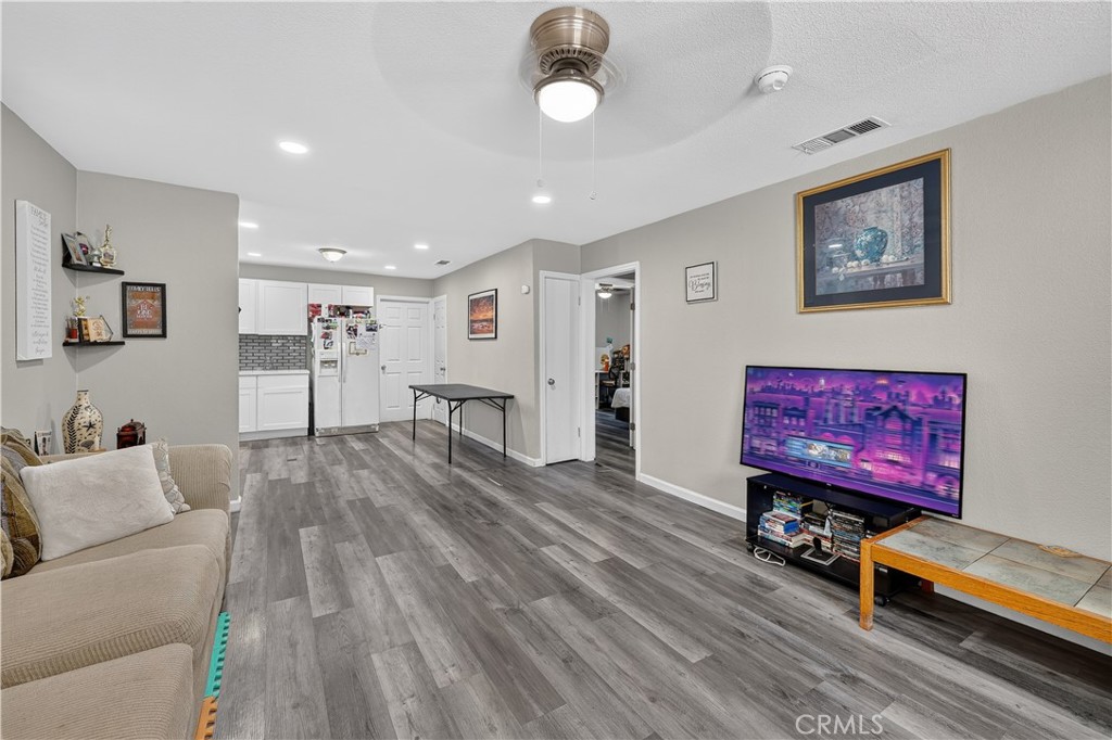 1565 E Santa Fe, Merced, CA 95340