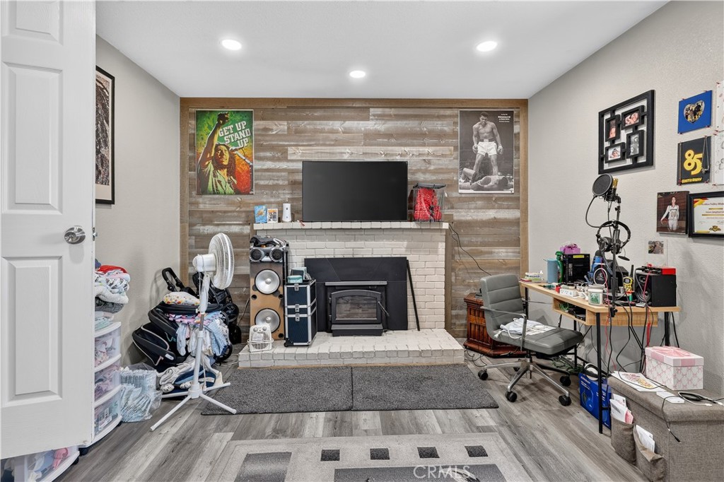 1565 E Santa Fe, Merced, CA 95340