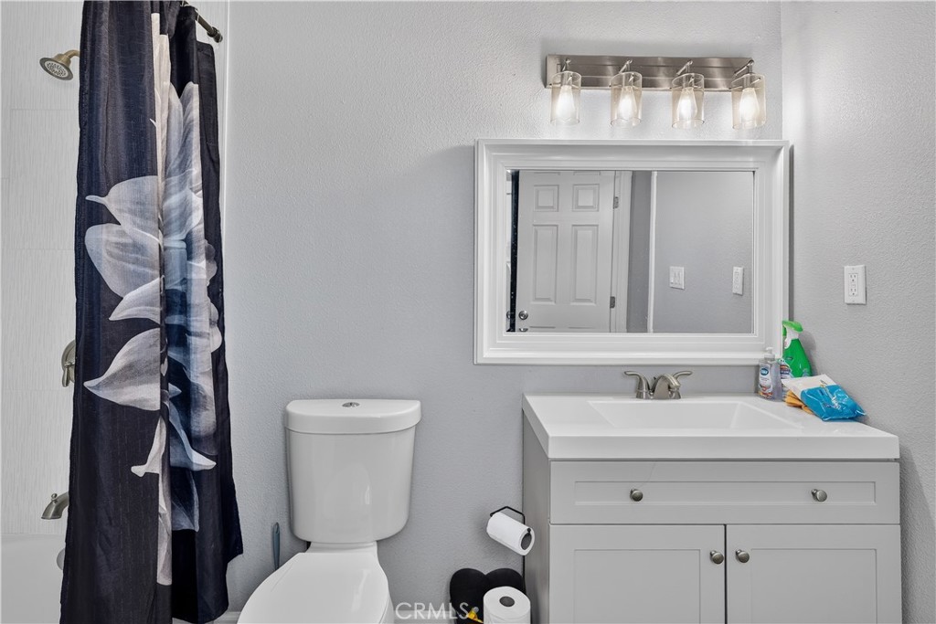 1565 E Santa Fe, Merced, CA 95340