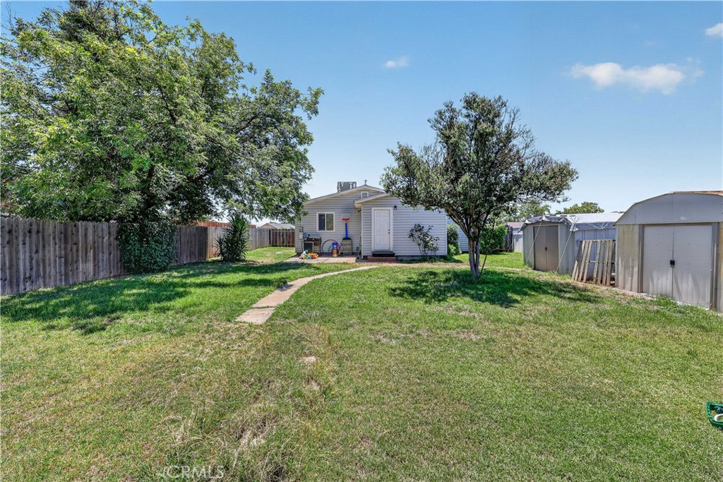 1565 E Santa Fe, Merced, CA 95340