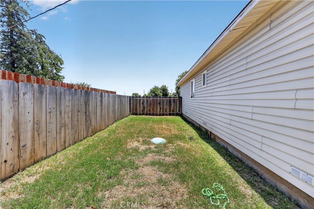 1565 E Santa Fe, Merced, CA 95340