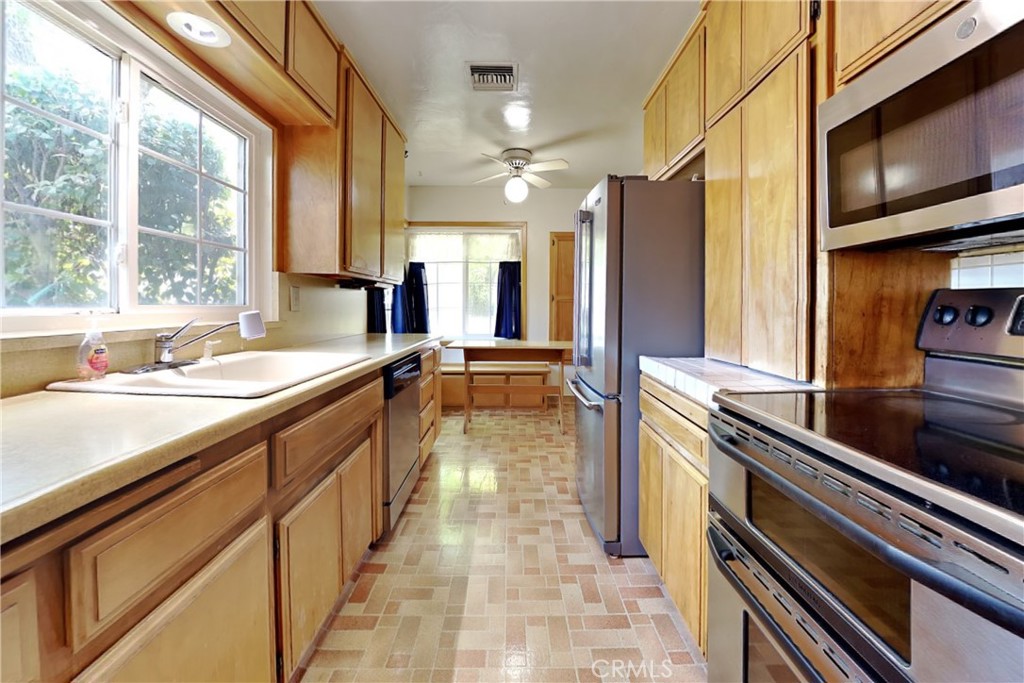 623 Chabot, Modesto, CA 95354