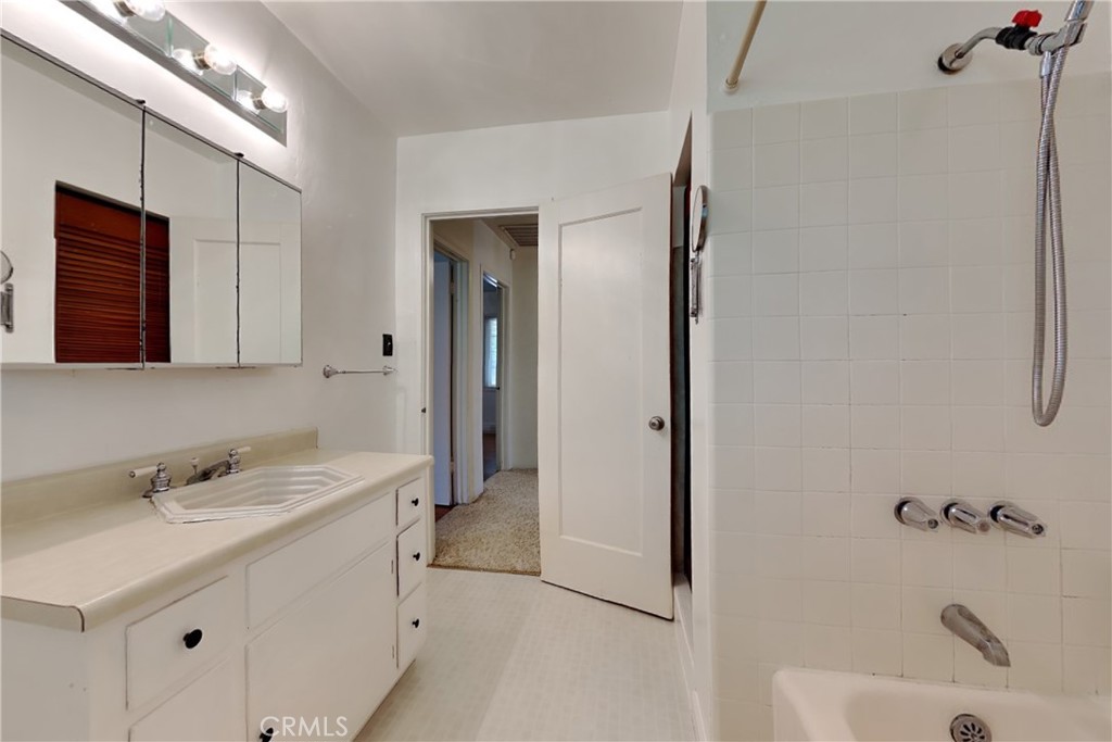 623 Chabot, Modesto, CA 95354