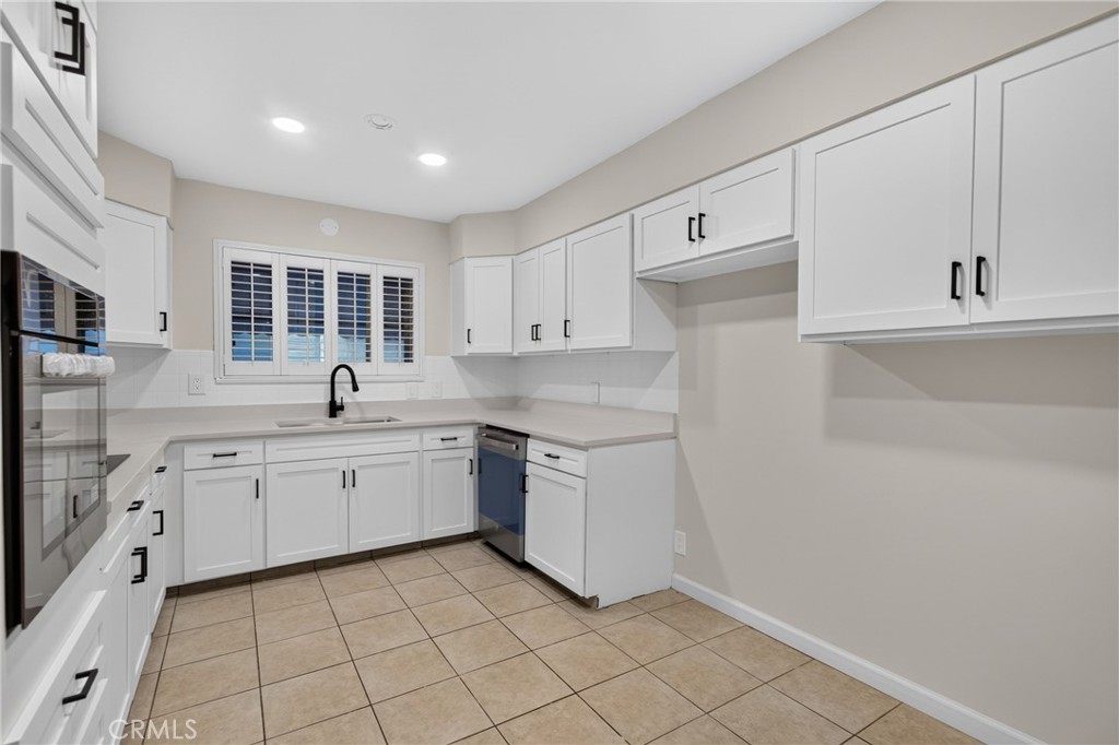 902 Granada, Los Banos, CA 93635