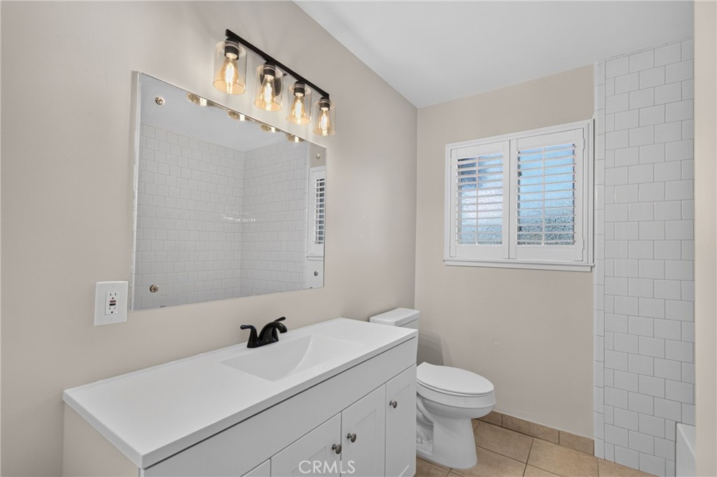 902 Granada, Los Banos, CA 93635