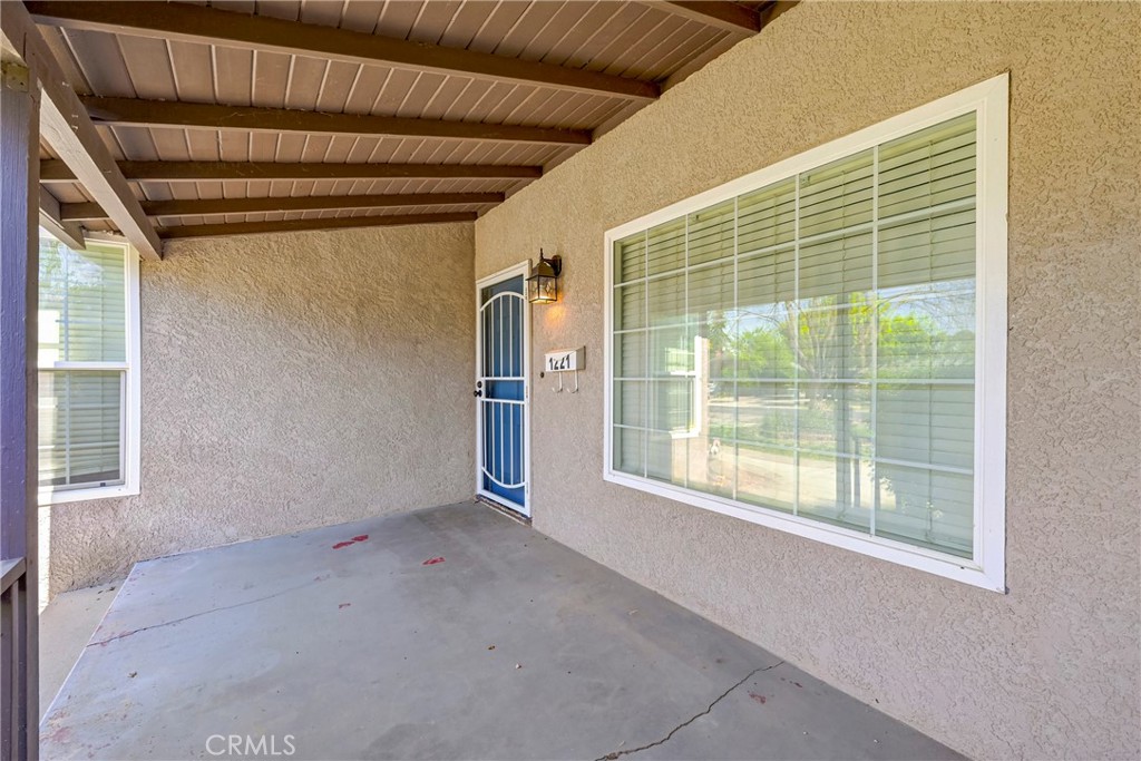 1221 E 21st St, Merced, CA 95340