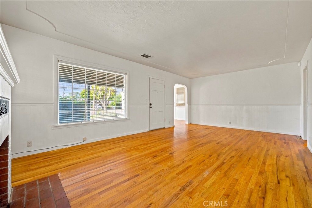 1221 E 21st St, Merced, CA 95340