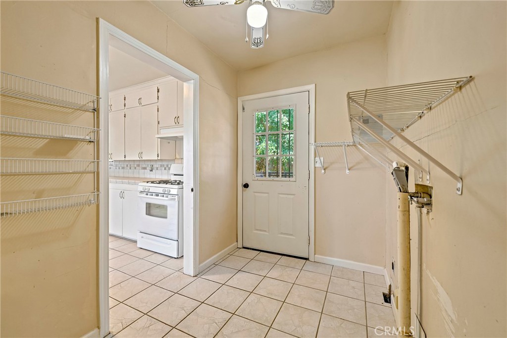 1221 E 21st St, Merced, CA 95340