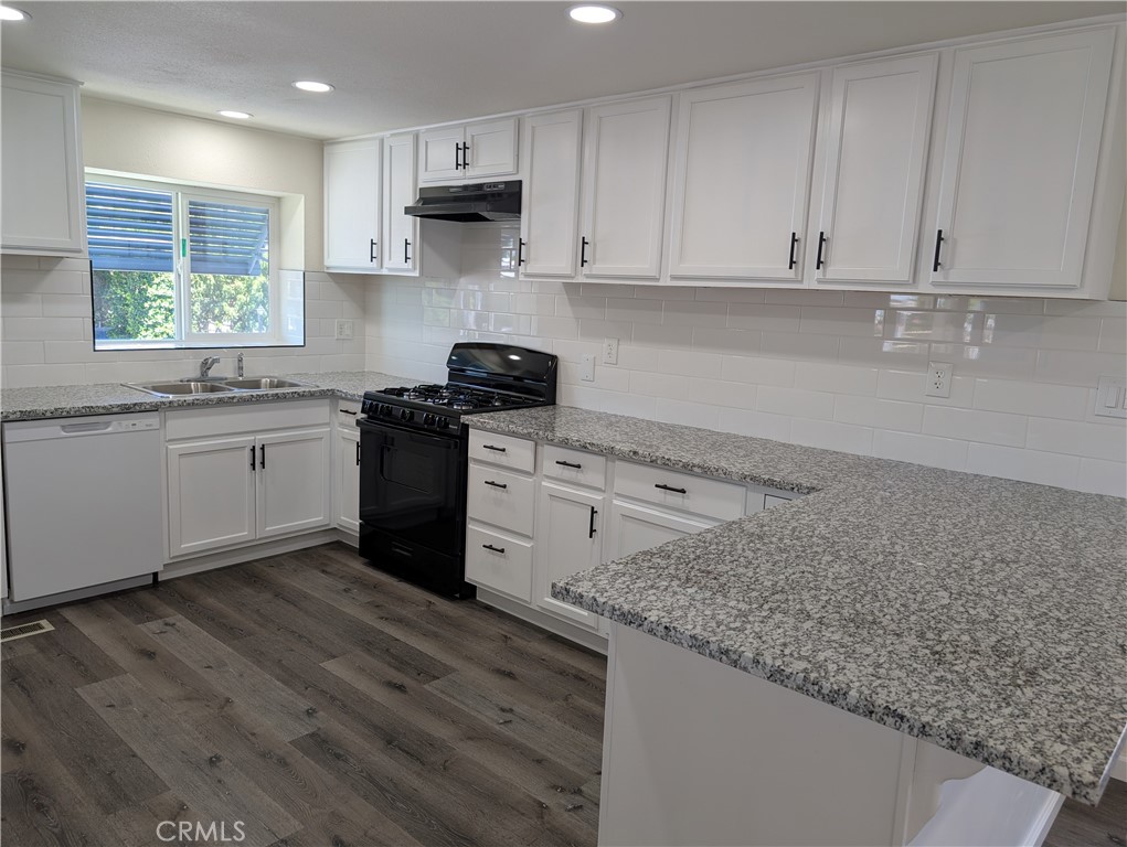 2240 Golden Oak Ln #28, Merced, CA 95341