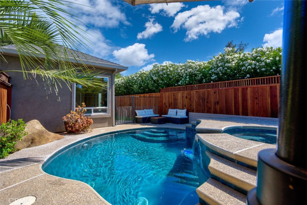 6190 Country Club, Merced, CA 95340
