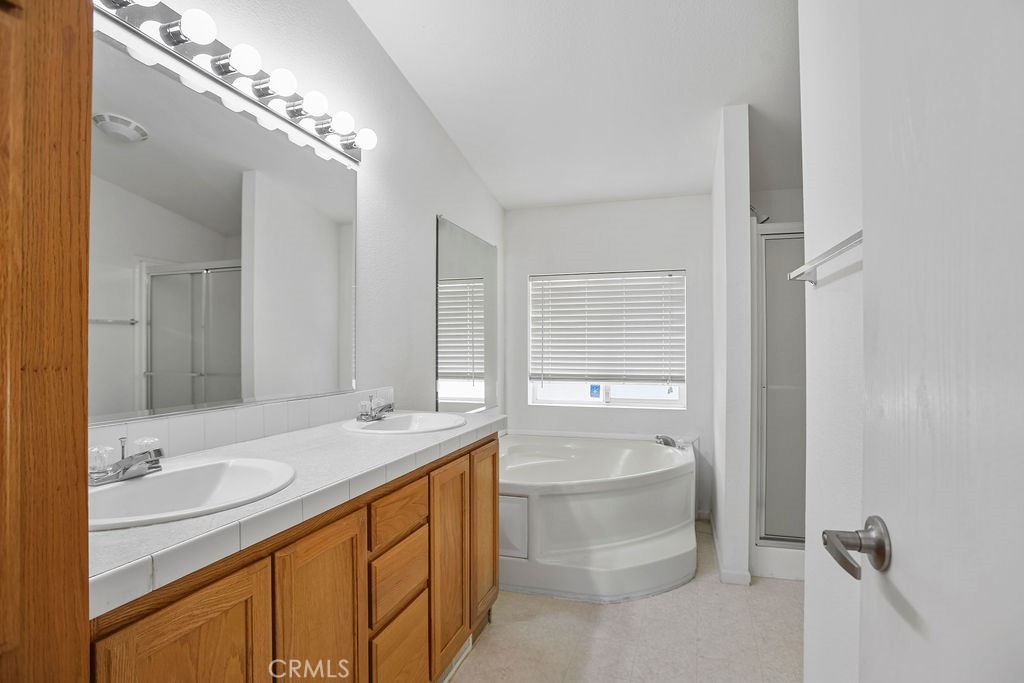 2924 E South Bear Creek, Merced, CA 95348