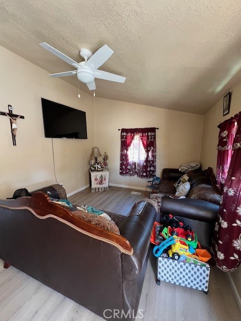 9513 Stanford, Planada, CA 95365
