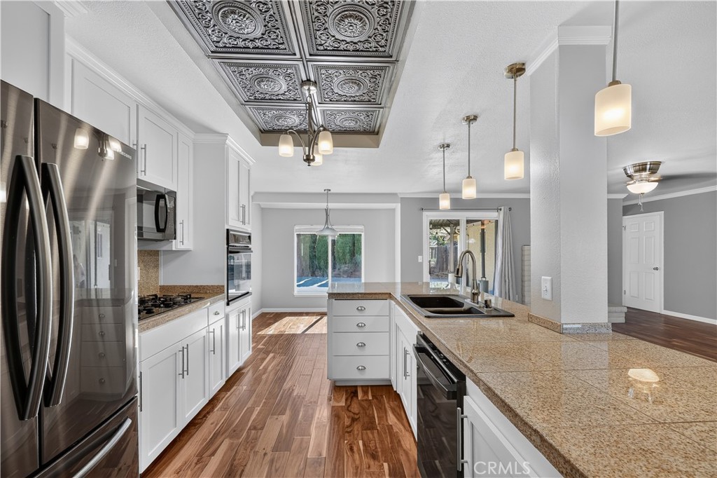 115 Elena Ct, Turlock, CA 95380