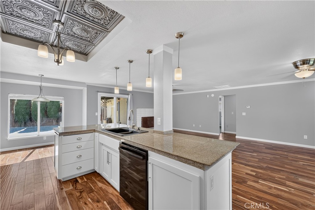 115 Elena Ct, Turlock, CA 95380