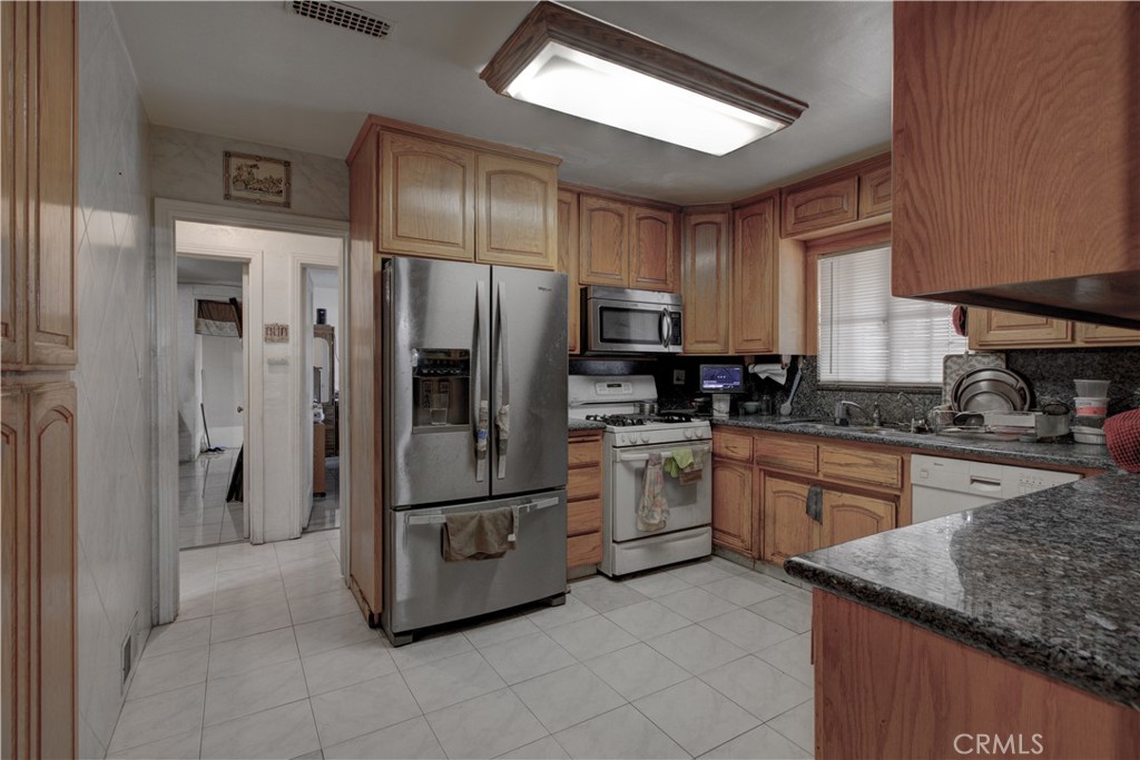 1439 W 16th, Merced, CA 95340