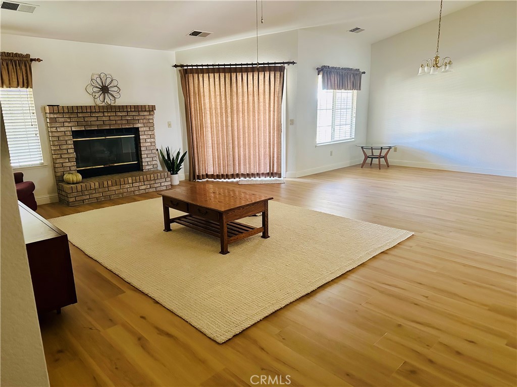 1033 Deerfield Ct, Merced, CA 95340