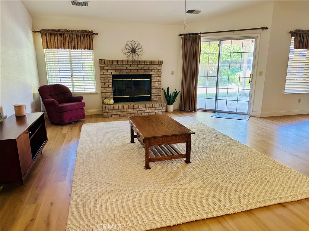 1033 Deerfield Ct, Merced, CA 95340