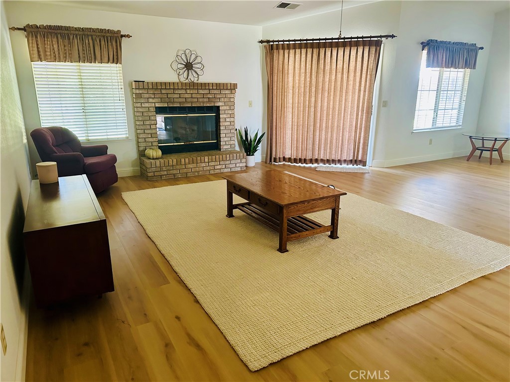 1033 Deerfield Ct, Merced, CA 95340